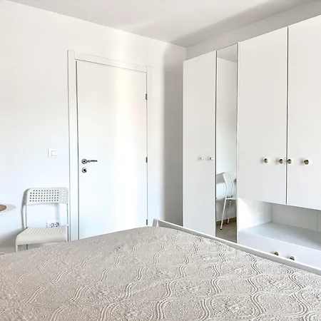 Krizman In A Great Location * 罗维尼