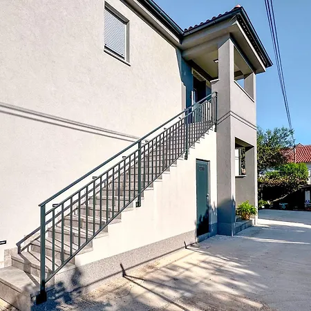 公寓 Krizman In A Great Location 罗维尼